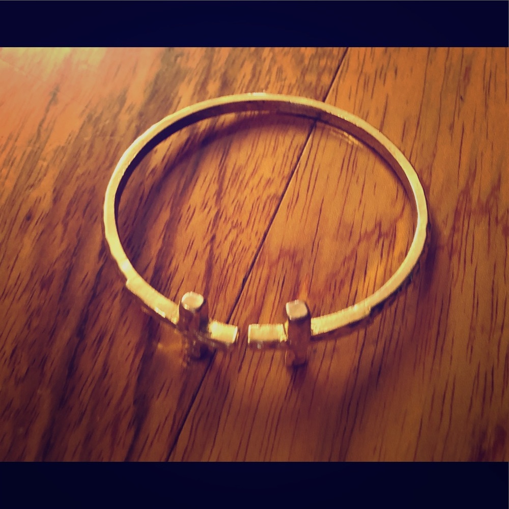 •jewelry• gold tone bangle bracelet w/ crosses